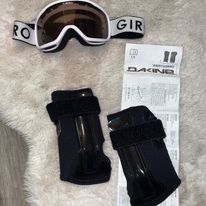 Snowboarding goggles and wrist guards